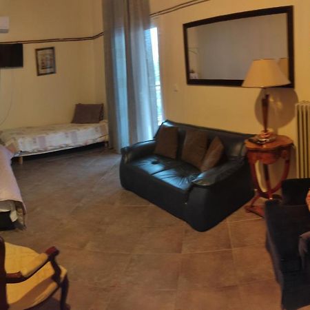 Near Airportand Metropolitan Penelopi Cozy Home Artemida  Buitenkant foto