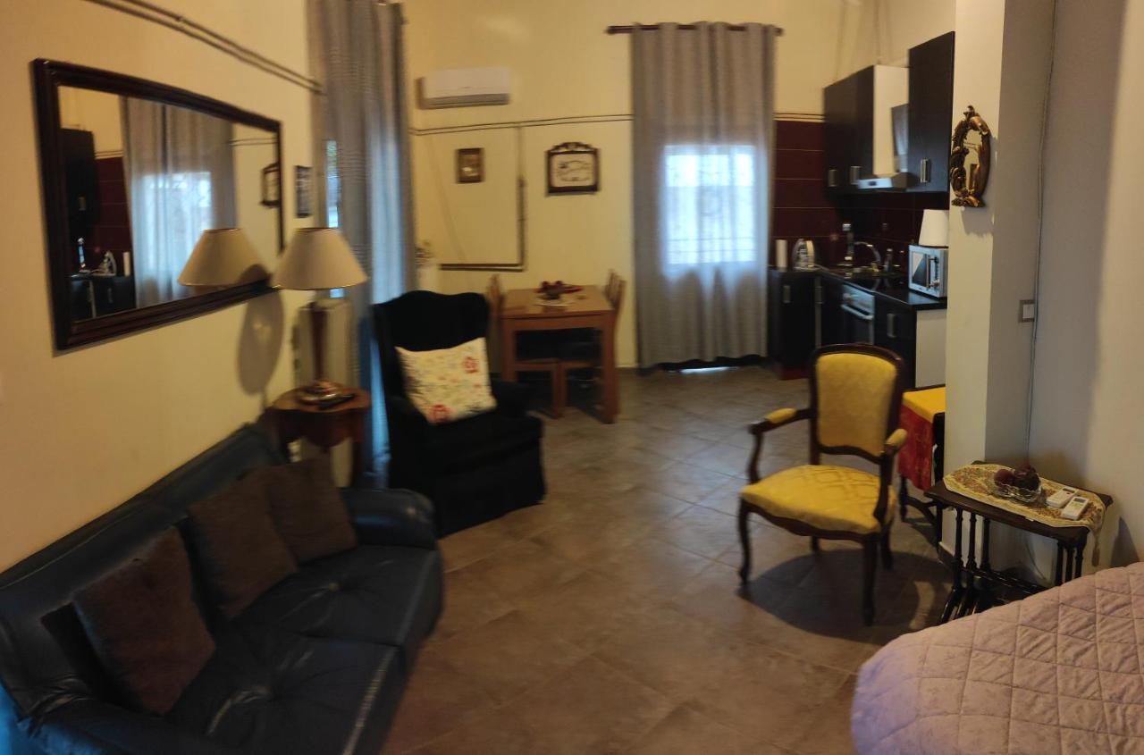 Near Airportand Metropolitan Penelopi Cozy Home Artemida  Buitenkant foto